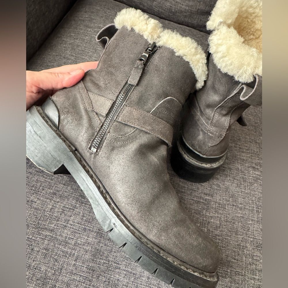 Rag & Bone
Suede Fur Trim Moto Boots
Women's Size:8,5 - Picture 10 of 12